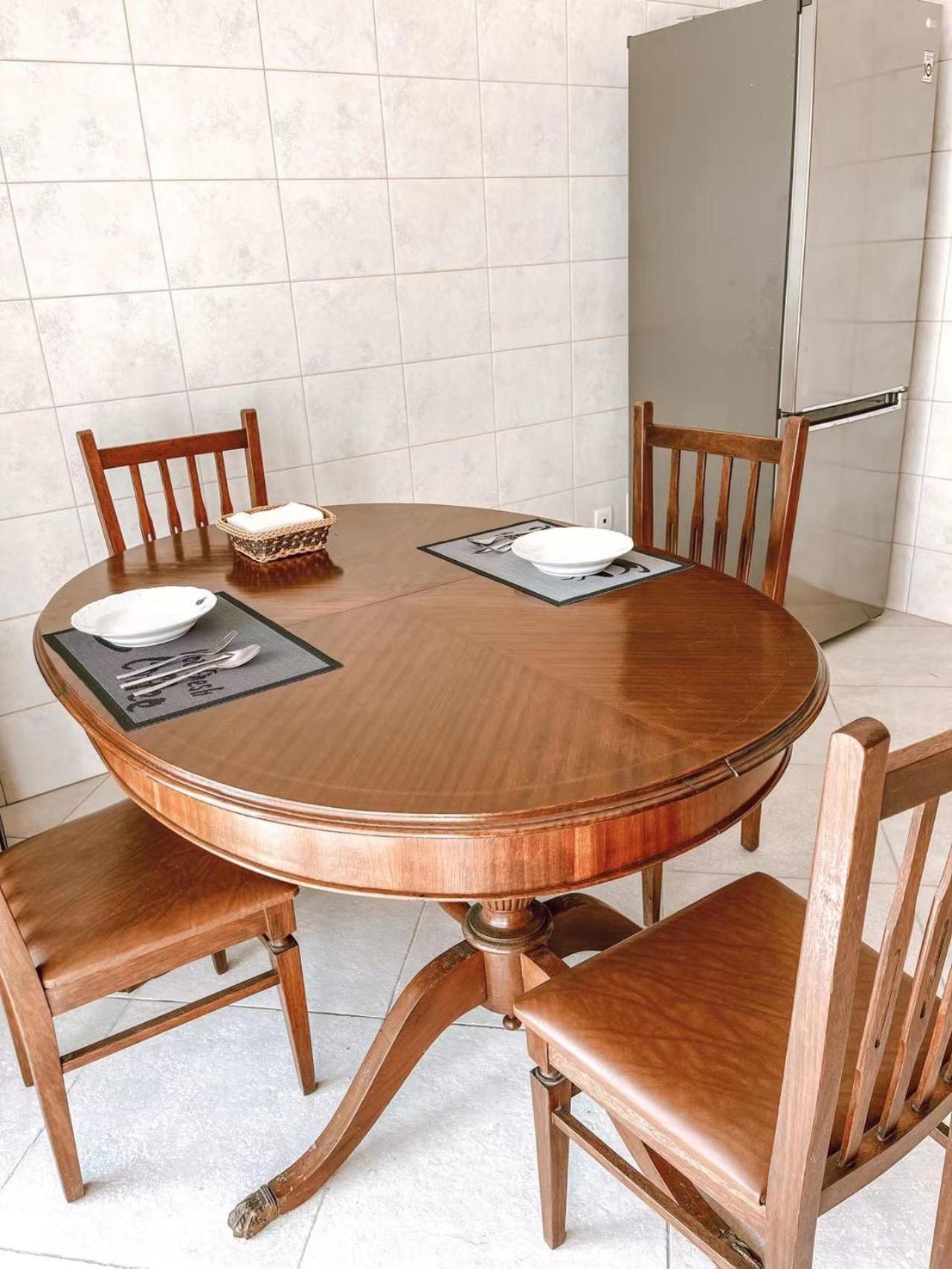 Seaside Room In A Peniche Townhouse Featuring A Private Bathroom And Shared Access To The Swimming Pool And Kitchen Atouguia Da Baleia Exterior foto